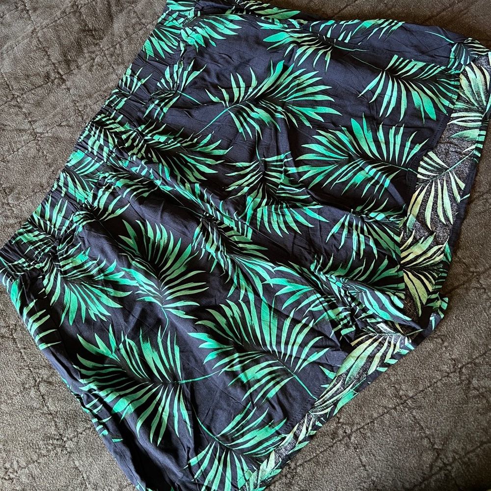 SHEIN 2X Navy and Green High waisted Shorts with elastic waist band Never worn